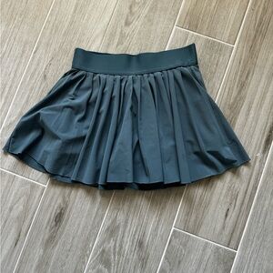 TNA Aritzia Tennis Skirt